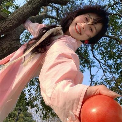 笼子在寻找小鸟
